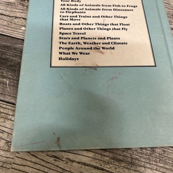 1980s Charlie Brown's Cyclopedia Featuring Holidays Book Volume 12 - Picture 8 of 9